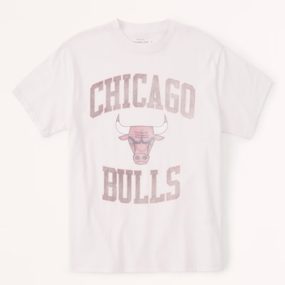 Abercrombie & Fitch Oversized Chicago Bulls Graphic Tee